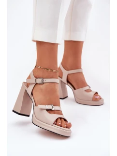 Dámské Kožené Sandály Na Podpatku model 21695156 Béžové - VINCEZA