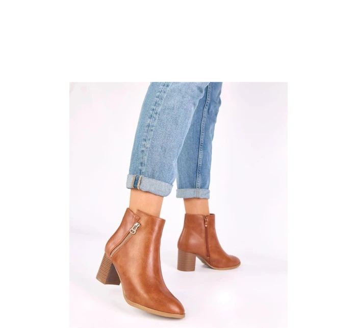 Topánky na podpätku model 221635 Solea