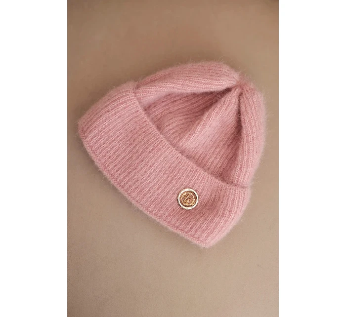 Dámska zimná čiapka kožušinová s ozdobným gombíkom púdrovo ružová Dámska zimná čiapka kožušinová s ozdobným gombíkom púdrovo ružová