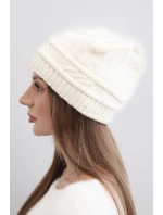 Dámska zimná čiapka z vlny a s pleteným vzorom K428 light beige Dámska zimná čiapka z vlny a s pleteným vzorom K428 light beige