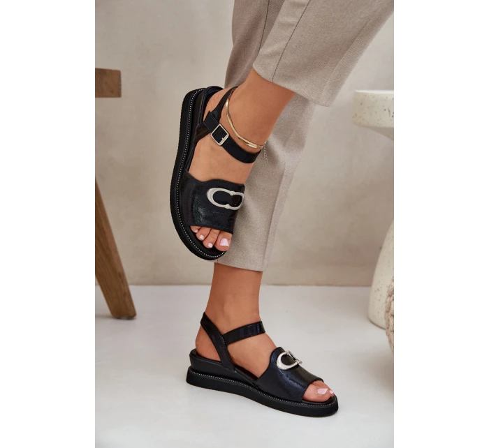 Lakierowane Sandały Damskie Na Koturnie Z Ozdobą Czarne Salianes Lakierowane Sandały Damskie Na Koturnie Z Ozdobą Czarne Salianes