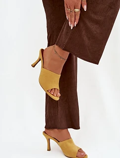 Dámské pantofle na z eko semiše žluté model 21918740 - Boto