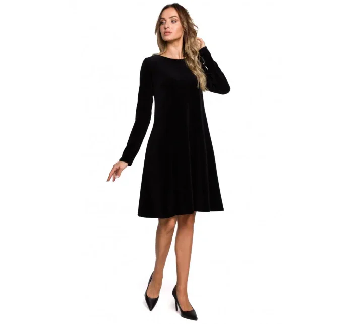 model 15107473 Sametové šaty uvolněného střihu černé - Moe model 15107473 Sametové šaty uvolněného střihu černé - Moe