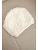 Dámská zimní čepice s ozdobným pletením a střihem bílá model 21878049 - K-Fashion