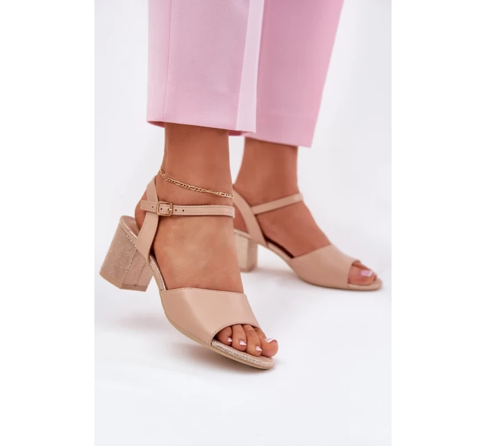 Sandále na podpätku model 213011 Krok vo veľkom štýle