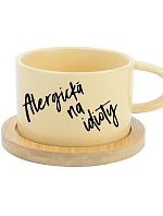 ALERGICKÁ NA IDIOTY - žlutý hrníček makronka 200 ml