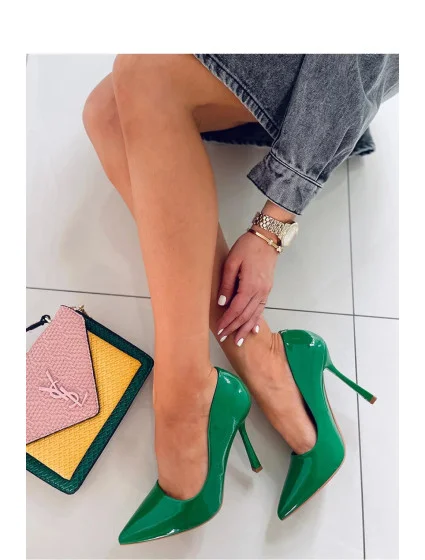 Dámské lodičky na jehlovém podpatku model 19639330 Tmavě zelená - SEASTAR Dámské lodičky na jehlovém podpatku model 19639330 Tmavě zelená - SEASTAR