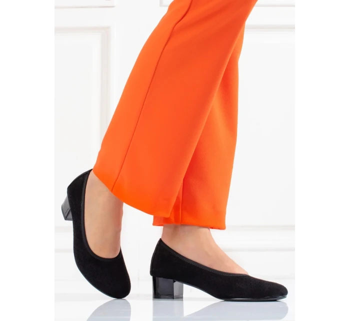 Dizajnové lodičky dámske čierne na širokom podpätku Dizajnové lodičky dámske čierne na širokom podpätku