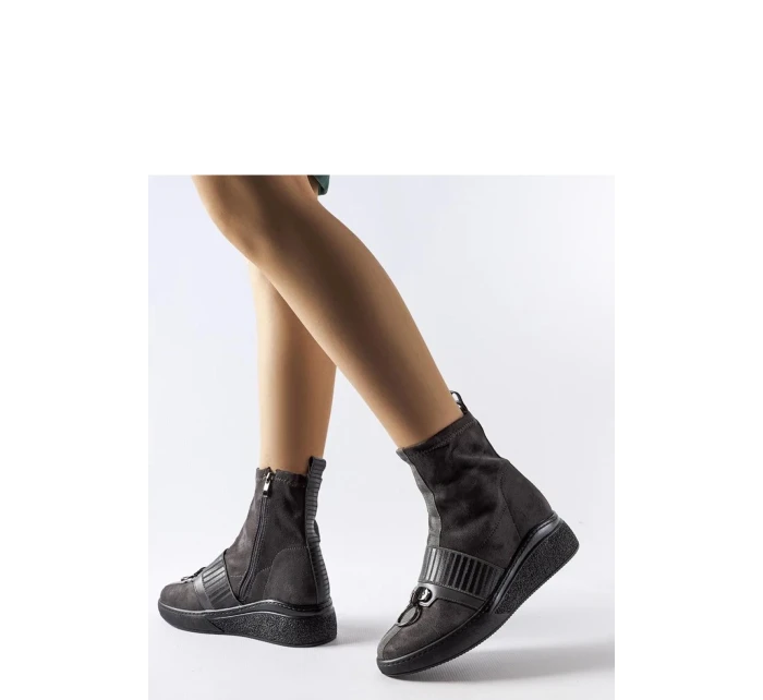 Topánky na klinovom podpätku model 206514 Solea