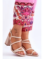 kožené sandály na podpatku Béžove model 21619797 - Boto