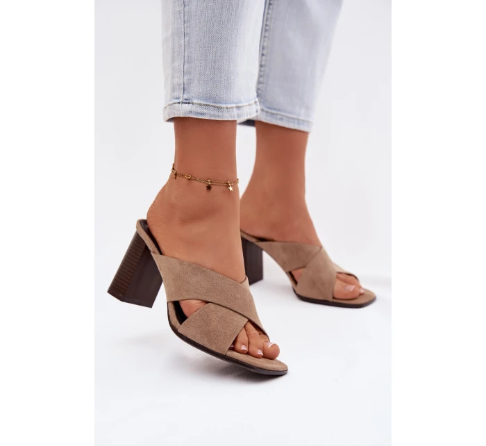 Dámské sandály na podpatku tmavě béžové model 21951355 - Boto