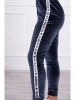 Velúrová súprava s nápisom Queen graphite