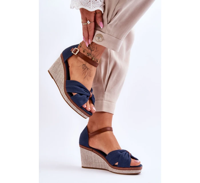 Dámské sandály na klínu námořnická modrá Daphne Dámské sandály na klínu námořnická modrá Daphne