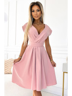 SCARLETT - Dámske rozšírené šaty v púdrovo ružovej farbe so skladaným obálkovým výstrihom a opaskom 348-9