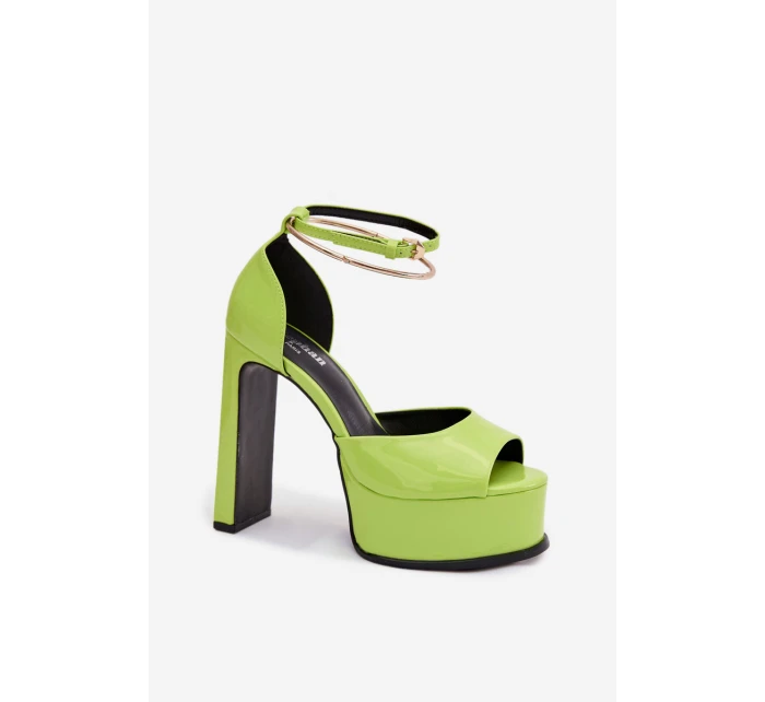 Lakované dámské sandály na podpatku a platformě Zelené model 21951663 - Boto