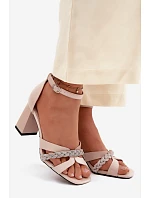 Dámské sandály na podpatku s platformou s páskem a kamínky Vinceza Béžové