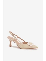 Sandále na podpätku model 225207 Vykročte štýlovo