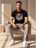 Pánske tričko s potlačou Summer Vibes čierne FashionStreet NX044R Pánske tričko s potlačou Summer Vibes čierne FashionStreet NX044R
