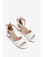 Połyskujące Sandałki Dziewczęce Na Niskim Obcasie Białe Ainare