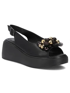 Dámske kožené sandále na platforme čierne Filippo DS7577