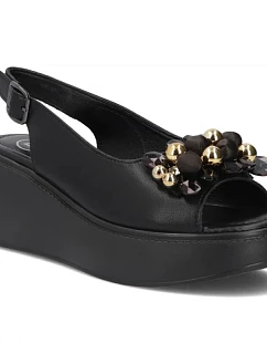 Dámske kožené sandále na platforme čierne Filippo DS7577