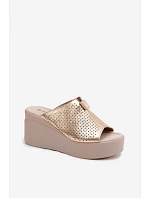 Model topánok na klinoch 227431 Krok v štýle