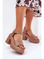 Dámské sandály na masivním podpatku a platformě z eko kůže tmavě béžové model 21687174 - Boto