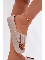 Dámské pěnové sandály na platformě s přezkou Big Star TT274A079 tmavě béžové Dámské pěnové sandály na platformě s přezkou Big Star TT274A079 tmavě béžové