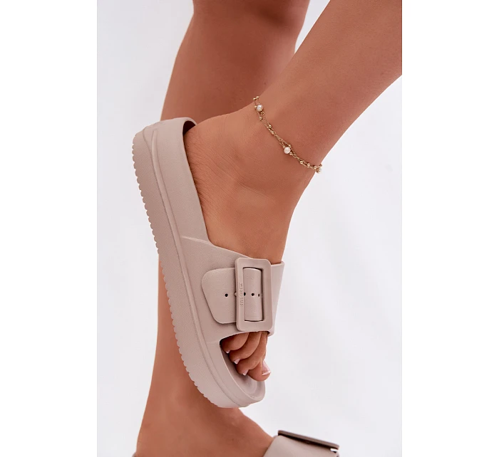 Dámské pěnové sandály na platformě s přezkou Big Star TT274A079 tmavě béžové Dámské pěnové sandály na platformě s přezkou Big Star TT274A079 tmavě béžové