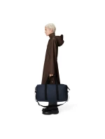 Cestovní taška cm 37 L WEEKEND BAG W3 47 NAVY model 21815031 - Rains Cestovní taška cm 37 L WEEKEND BAG W3 47 NAVY model 21815031 - Rains