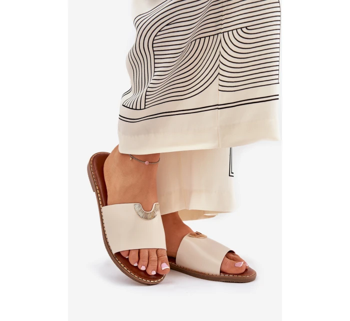 Klapki Damskie Eko Skórzane Z Ozdobnymi Detalami Beżowe Mevith Klapki Damskie Eko Skórzane Z Ozdobnymi Detalami Beżowe Mevith