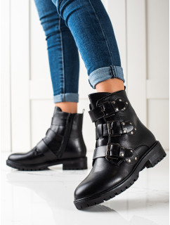 Komfortné dámske čierne členkové topánky na plochom podpätku
