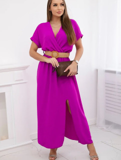 Dlhé šaty s ozdobným opaskom v tmavo fialovej farbe