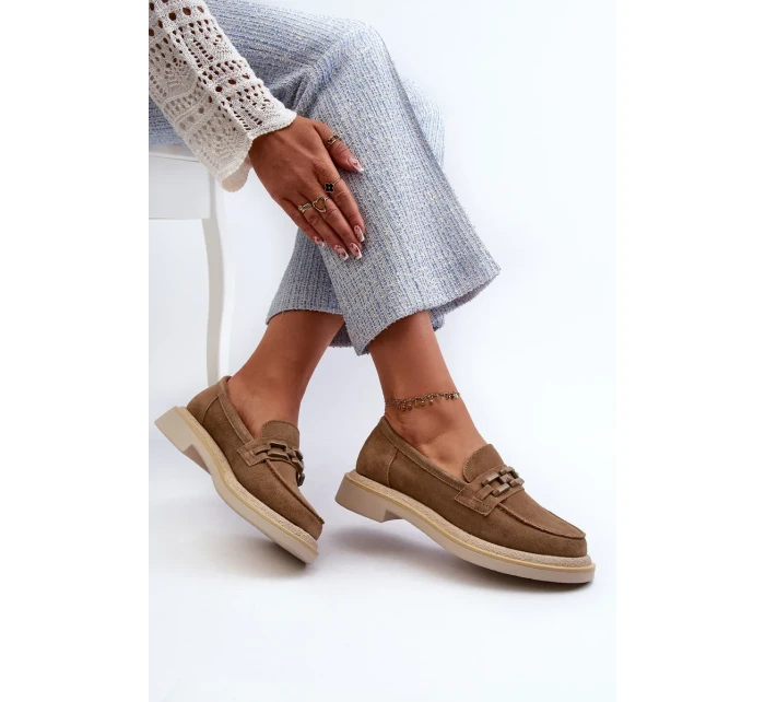 Dámske semišové mokasíny na podpätku s ozdobou D&A Brown Dámske semišové mokasíny na podpätku s ozdobou D&A Brown