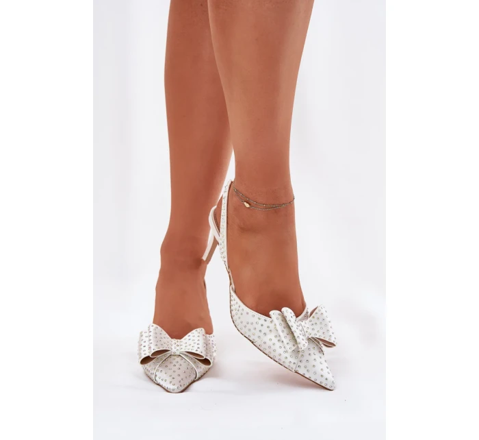 Lodičky s ihlovým podpätkom model 213879 Krok vo veľkom štýle