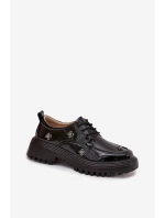 Lakované kožené dámské polobotky s přezkami model 21710370 Černé - Artiker Lakované kožené dámské polobotky s přezkami model 21710370 Černé - Artiker