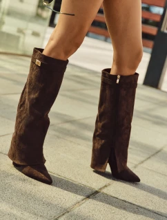 Dámske zateplené čižmy s podrážkou a zrolovanou holennou časťou Evyra - čokoládová, eko semiš