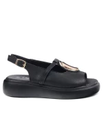 Dámské sandály na platformě model 21156720 Černá - S.Barski