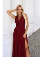 Dlouhé šaty s krajkovým výstřihem a rozparkem na nohou bordó model 21290321 - numoco