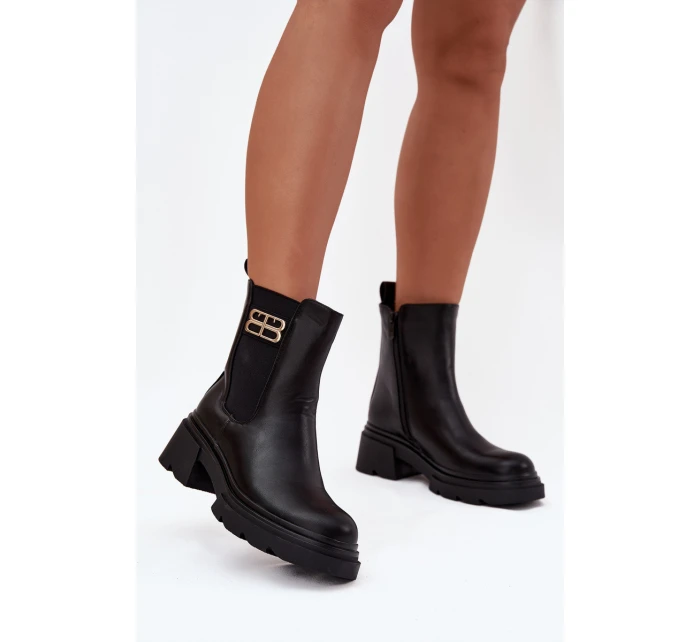Dámské kotníkové boty se zlatým detailem zateplené černé model 21710118 - Boto Dámské kotníkové boty se zlatým detailem zateplené černé model 21710118 - Boto