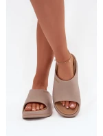 Dámske papuče na platforme Big Star - tmavo béžové