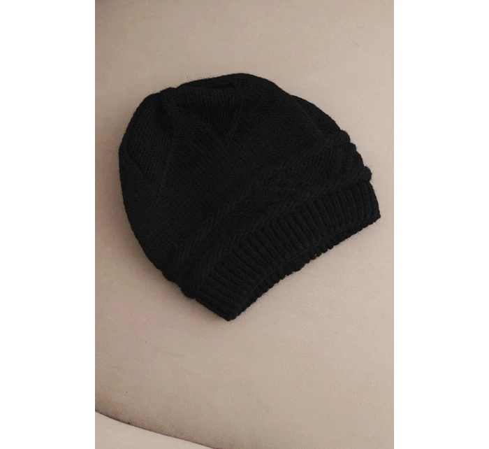 Dámská zimní čepice z vlny a s pleteným vzorem model 21817783 černá - K-Fashion Dámská zimní čepice z vlny a s pleteným vzorem model 21817783 černá - K-Fashion