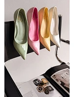 Klasické lakované lodičky z imitace kůže bílé Odira