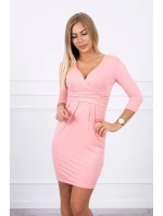 Priliehavé šaty s výrezom pod poprsím lososom Priliehavé šaty s výrezom pod poprsím lososom