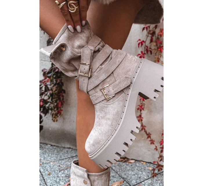 Botki Damskie Na Masywnym Obcasie Z Klamrami I Paskiem Beżowe Nerelisa Botki Damskie Na Masywnym Obcasie Z Klamrami I Paskiem Beżowe Nerelisa