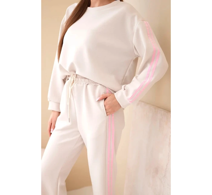 Dámsky viskózový komplet v "maslovej" farbe s tienidlami béžovej farby