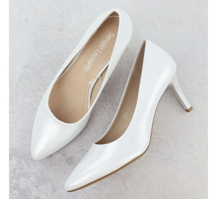 Dámské saténové stříbrné lodičky Sergio model 21905071 - LEONE