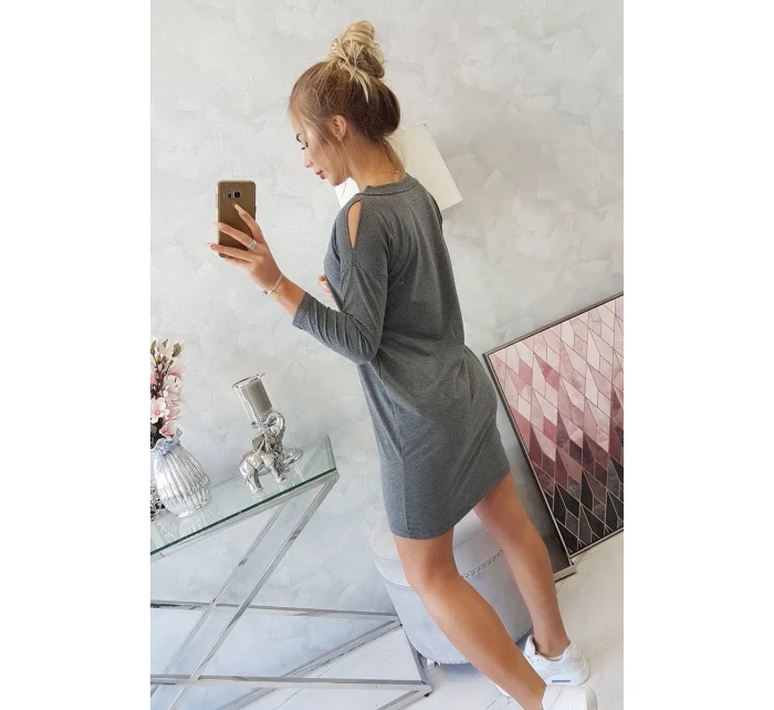 Šaty s potiskem model 18744178 v grafitové barvě - K-Fashion Šaty s potiskem model 18744178 v grafitové barvě - K-Fashion