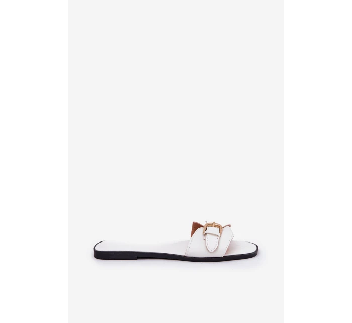 Ploché Dámské Pantofle Se Zlatou Přezkou Bílé model 21689698 - Boto Ploché Dámské Pantofle Se Zlatou Přezkou Bílé model 21689698 - Boto