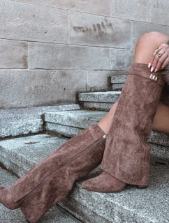 Kozačky Eko semišové podpatek sloupek na zip vyhřívané vytočená lýtka tmavě béžové Evyra